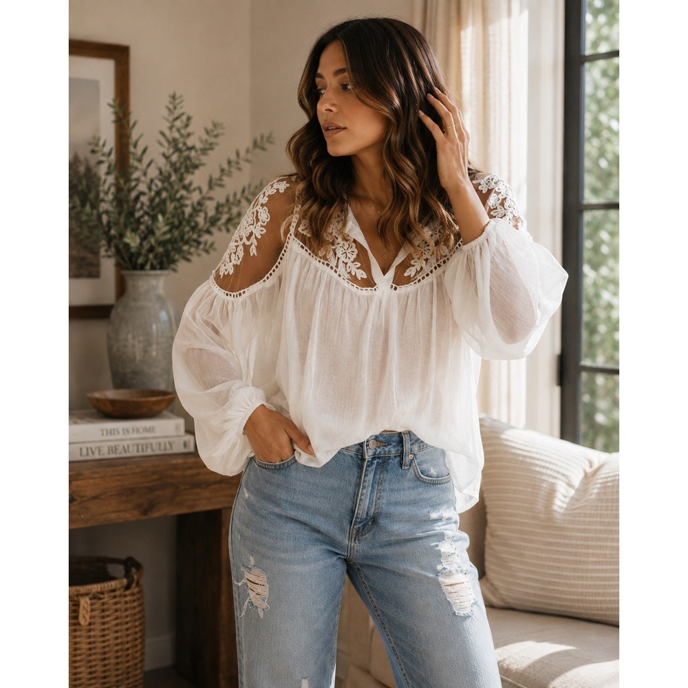 Hayden Los Angeles Blouse Womens S/M White Boho Lace Cottagecore Peasant